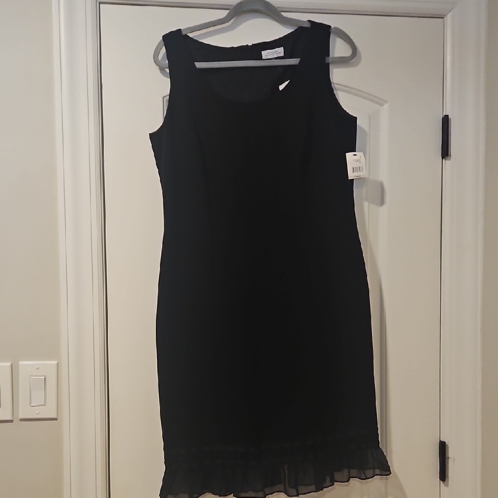 Chic Black Sleeveless Mini Dress